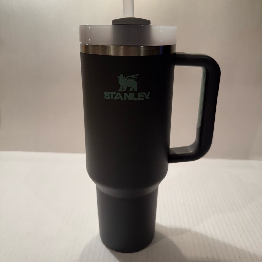 NEW Stanley 40 oz Dark Gray Tumbler
